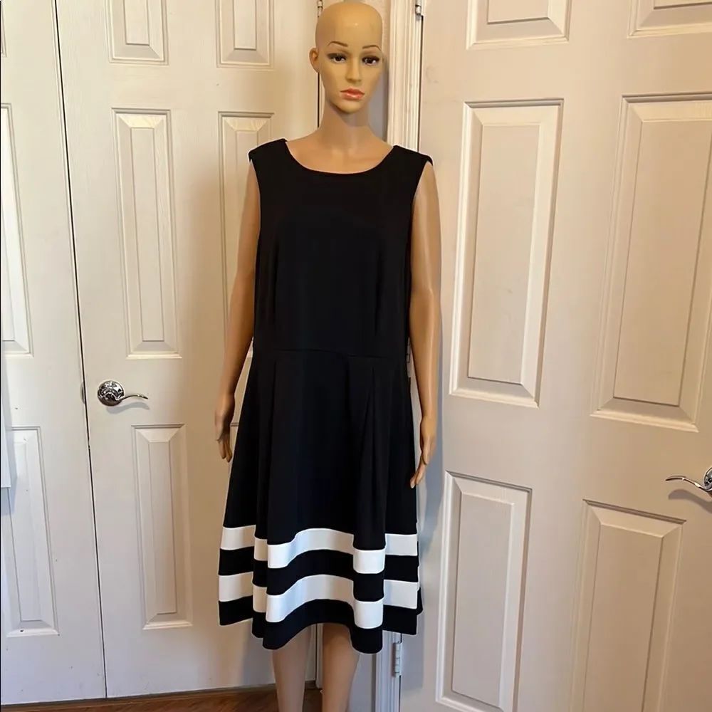 Calvin Klein Black White A-Line Midi Dress 16W Pleated Polyester Rayon Spandex